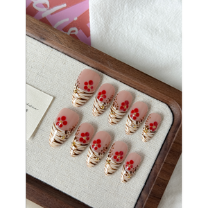 Autumn Bloom Press on Nail Chic Design avec motif floral saisonnier pour ajouter du style à vos doigts - Product Image 2