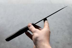 Couteau de chef OEM de qualité supérieure personnalisé en gros couteau utilitaire de cuisine forgé à la main en acier au carbone pour les chefs avec étui en cuir - Product Image 3