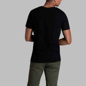 Camiseta Negra de Cuello Redondo, Corte Ajustado para Hombre, Ligera, 18 g/m² - Product Image 5