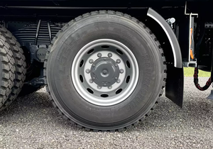 Camion-grue tracteur d'occasion IVECO T-WAY AD380T43H AT FASSI F335A.2.24 6X4 2024, premier propriétaire - Product Image 2