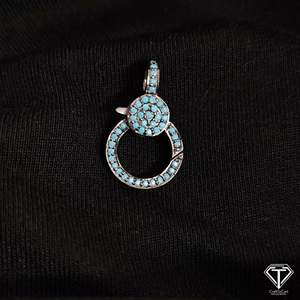 Breloque plaquée or 18 carats avec turquoise pavée et fermoir mousqueton pour la création de bijoux DIY - Product Image 3