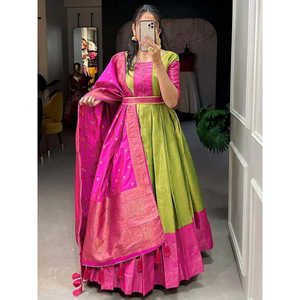 Maravilloso Vestido Verde de Seda con Bordado Zari para Festivales, con Dupatta, para Vestir en Eventos Profesionales - Product Image 5