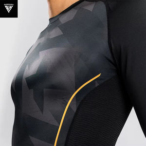 Prix de gros sur mesure BJJ MMA T-shirt de compression Rash-Guard pour hommes Manches longues et protection du cou Vêtements de sport respirants - Product Image 5