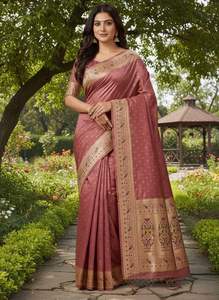 Sari en soie pure Dhwaja Export, douce et élégante, 5,50 mètres de long, avec blouse, motif gaufré Zari Meena Butti - Product Image 6