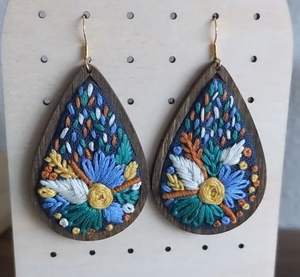 Pendientes bordados a mano, pendientes personalizados con múltiples cuentas, joyería festiva para mujer al mejor precio, pendientes con cuentas. - Product Image 3