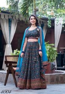 Dernier concepteur Heavy Pure Chinon Broderie Séquence Travail Lehenga Choli Par Fab Zone - Product Image 3