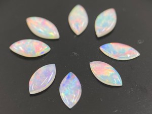 Superbe cabochon en opale éthiopienne de feu arc-en-ciel blanc naturel en vrac pierre précieuse de qualité rare pour la fabrication de bijoux certifié IGI - Product Image 2