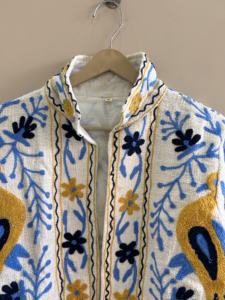 Chaqueta de Algodón con Bordado Suzani con Diseño de Pavo Real Indio para Mujer - Product Image 4