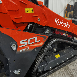 Mejor oferta Kubota SCL1000 Mini Minicargadora sobre orugas Construcción de paseo con bomba de motor central Proveedor de maquinaria compacta - Product Image 3