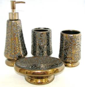 Ensemble de salle de bain en laiton, finition moderne, accessoires offrant un look élégant avec le charme traditionnel du laiton - Product Image 1