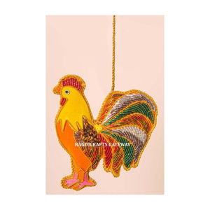 Cock Shape Zari Broderie Arbre De Noël Ornement Suspendu À La Main Tissu Matériel Multi Couleur Utilisé Pour Le Festival De Diwali Décor - Product Image 1