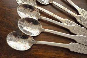 Ensemble de cuillères design finies argent, couverts élégants et élégants en acier inoxydable, parfaits pour la cuisine et les cadeaux de l'Inde - Product Image 6