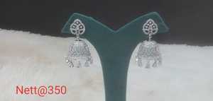 Conjunto de joyas de pendientes de latón atemporales para mujer con diamantes americanos brillantes para bodas y fiestas que debe tener - Product Image 2