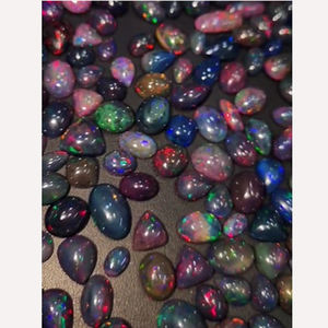 307ชิ้นโอปอลสีดำจากเอธิโอเปียธรรมชาติที่มีไฟ8มม. ถึง14มม. ลูกแพร์รูปไข่ Cabochon 477 CTS iroc ขายพลอย CAB เรา $287สำหรับทุกคน - Product Image 2