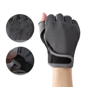 Gants de sport demi-doigts pour hommes et femmes Gants de fitness en cuir respirant avec poignées résistantes à l'usure et antidérapantes - Product Image 3