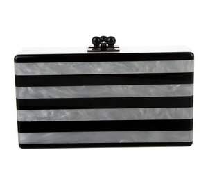 Pochette en résine avec chaîne en métal Design moderne - Product Image 5