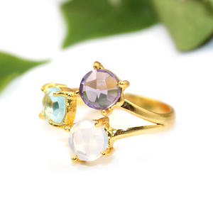 แหวนพลอยอเมทิสต์แฟชั่นชั่วนิรันดร์ BT opalite Hydro QUARTZ Triple Stone 22k ประดับทองเหลืองชุบทองขายส่ง - Product Image 3