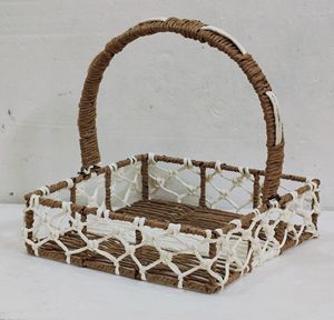 Panier de cuisine élégant fait à la main en jute tissé simple panier naturel avec appel décoratif pour emballage cadeau ou usage domestique - Product Image 1