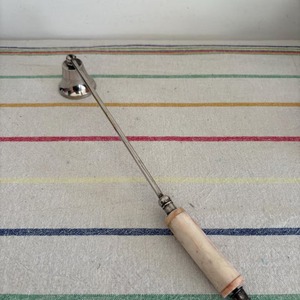 Eteignoir à bougie en métal élégant pour la maison Outil d'extinction de bougie fabriqué à la main Idéal pour les amateurs de bougies et la décoration intérieure - Product Image 3