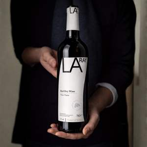 Laray - Vino Tinto Seco Tempranillo Garnacha 11% ABV, Vino Tinto Joven Español 750ml - Product Image 2