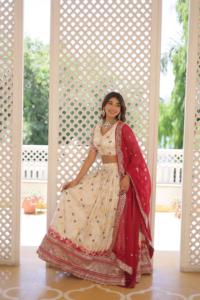 Belle soie Lehenga avec broderie et sequins travail Lehenga choli, demoiselles d'honneur lehenga, Wedding wear Lehenga. - Product Image 6