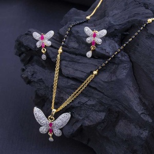 Conjunto de Joyería Fina Titli Mangalsutra, Chapado en Oro, Cobre, Latón, Zirconia, Zafiro, Rubí, Perla, Diamante, en Forma de Hoja, para Regalos de Boda - Product Image 1