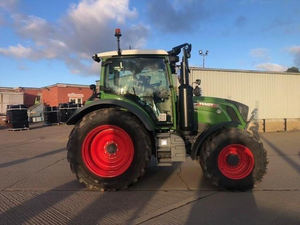Tractor Agrícola Fendt 724 Vario con Transmisión por Engranajes, 4x4, 40 HP, Rendimiento Premium, Nuevo, con Motor Inteligente - Product Image 2