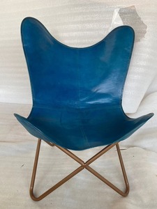 Silla de mariposa de cuero azul hecha a mano con marco de oro rosa con recubrimiento en polvo elegante para dormitorio o sala de estar al aire libre - Product Image 2