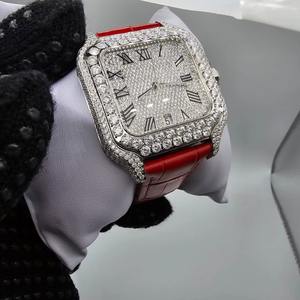 Reloj de Diamantes Moissanite con Números Romanos en Relieve, de Cuero Rojo, Calidad de Exportación, para Regalos y Moda, Disponible para Exportación - Product Image 2