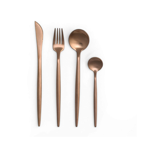 Cubiertos chapados en oro Juego de boda y hogar Cuchillo de metal de acero inoxidable Tenedor Cuchara Cubiertos dorados - Product Image 4