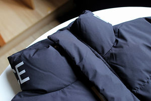 Personnalisation en gros veste d'hiver en duvet épais de haute qualité pour hommes avec traitement enduit à col montant - Product Image 4