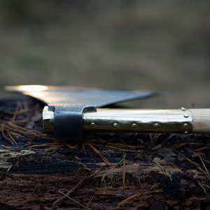 Pedidos a granel personalizados al por mayor, servicio OEM y ODM, hacha de acero al carbono forjada a mano de Damasco con hoja afilada, hacha única para exteriores - Product Image 5