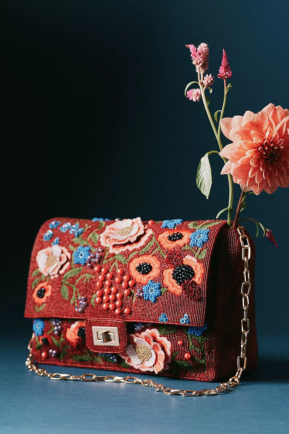 สีน้ำตาล