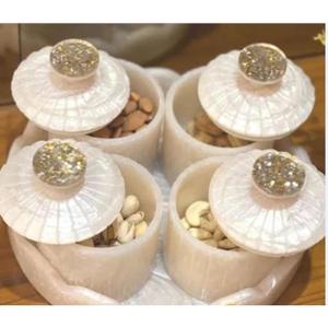 Juego de 4 cuencos decorativos Dryfruits con bandeja Artículo de regalo de devolución asequible para Diwali y uso de bodas Juegos de regalos de nueces - Product Image 3