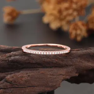 Anillo de Acero Inoxidable con Moissanita de Media Eternidad Apilable y Micro Pavé, con Diseño Exclusivo para Cada Ocasión - Product Image 1