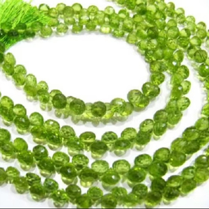 Peridoto natural Forma de cebolla Briolette Facetado 5-6mm Hilo de cuentas 8 pulgadas de largo Piedra preciosa Cuentas de muy buena calidad Precios al por mayor - Product Image 1