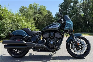 Motocicleta Indian Cruiser Sport Chief Cascade Green Metallic en Venta - Product Image 5