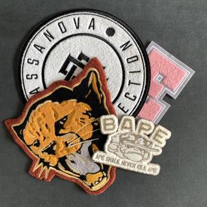 Parche <span class=keywords><strong>de</strong></span> Letras <span class=keywords><strong>de</strong></span> Chenilla Personalizado, Bordado Termoadhesivo para Toallas, Insignia <span class=keywords><strong>de</strong></span> Alfabeto Universitario para Chaqueta Letterman - Product Image 1