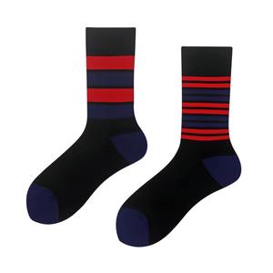 Calcetines de Ciclismo de nailon personalizados para hombres Diseño de calidad con técnica de impresión digital de logotipo Compre calcetines deportivos atléticos para hombres - Product Image 1