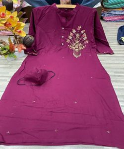 14kg lourd Rayon & Chinnon avec Khatli & Zardosi travail manuel en gros prix le moins cher du marché Surat Gujarat vêtement ethnique vêtement - Product Image 3