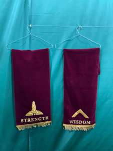 Masonic Regalia Free Masons Masonic Maroon Lodge Cubiertas de pedestal-Juego de 4 - Product Image 3