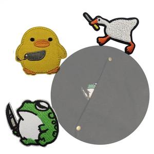 Parches de logotipo suave de diseño personalizado 2024, ropa con forma de flor de PVC 3D, prendas, sombreros, apliques de parche universitario, principalmente Material de tela - Product Image 1