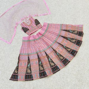 ENFANTS Spécial Navratri Festive & Party Wear Multi Stone & Diamond Work Énorme Flair Pattern Traditionnel Chaniya Choli Avec Dupatta - Product Image 4