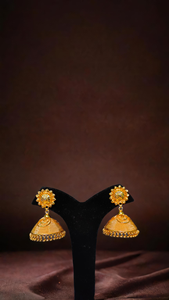 Boucles d'oreilles de super qualité serties de boucles d'oreilles traditionnelles en plaqué or 22CT style Jhumka bijoux pour femmes - Product Image 3