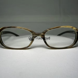 Lunettes en corne faites à la main pour les professionnels et les lecteurs Spectacle élégant et durable en corne de buffle par Tradebyd - Product Image 1