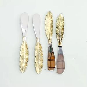 El más nuevo juego de tres esparcidores de latón y cuchillos para mantequilla de queso, los últimos bloques de cortar de metal - Product Image 5