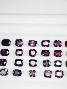 Spinelle naturelle de qualité AAA naturelle avec une très bonne couleur et lustre, chaque pierre est loupe propre disponible à bas prix - Product Image 2