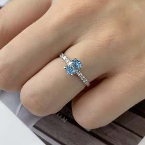 Bague de fiançailles solitaire en diamant de laboratoire, pavée, forme ovale, 1,20 carat, couleur EF, clarté VS, certifiée IGI - Product Image 1