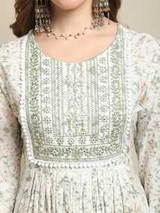 Ensemble pakistanais 3 pièces en coton long et évasé pour femme, comprenant Kurti, pantalon et dupatta, style Salwar Kameez prêt-à-porter décontracté, de créateur indien Maruti Fashion - Product Image 5