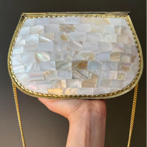 Bolso de Mano de Nácar Hecho a Mano con Detalles Dorados, Estilo Moderno, Ecológico, Tamaño Personalizado, Hecho a Mano con Concha, para Uso Diario - Product Image 1